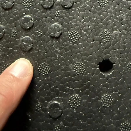 Dystans wentylacyjny pod płytą